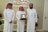 وزير الصحة يكرم مدير صحة الرياض السابق