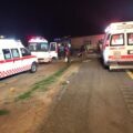 الهلال الأحمر يباشر حادث انقلاب حافلة نتج عنه ٥٢ اصابة على طريق مكة الرياض