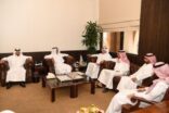 أمين الشرقية يناقش المشاريع التنموية مع المجلس البلدي بالجبيل