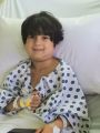 الطفل اياد الزهراني يرقد على السرير الابيض بمستشفى الهدا بالطائف