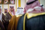 الأمير فيصل بن نواف يستقبل المواطنين والمسؤولين بمركز صوير