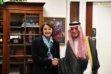 وزير الدولة للشؤون الخارجية يلتقي السيناتور الديموقراطية عن ولاية كاليفورنيا ديان فينستين