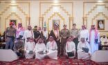 أمير القصيم يكرم مسؤولي الجهات أعضاء لجنة السعودة نظير تميزها في أداء عملها