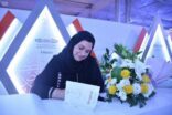 مؤلفون ومؤلفات يتقاسمون منصات التوقيع لتتويج مؤلفاتهم بـكتاب جدة