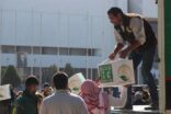 مركز الملك سلمان يوزع 29 طناً من السلال الغذائية على اللاجئين السوريين في اربد