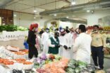 أمانة الشرقية ووزارة التجارة تقومان بحملة تفتيشية بسوق الخضار المركزي بالدمام