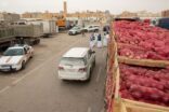 ضبط متورطين خبأوا 6 شاحنات محملة بأكثر من 100 طن بصل وتعيد تصريف الكميات في أسواق الرياض