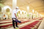 الشؤون الإسلامية تعقم وتطهر مساجد المشاعر المقدسة ومرافقها بالأوزون