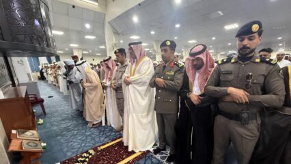 محافظ الجبيل “الداود” يشارك الأهالي فرحة العيد ويطمئن على المرضى