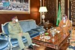 نائب وزير الدفاع يستقبل قائد الجيش الباكستاني