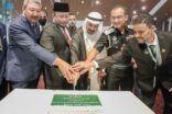 سفير خادم الشريفين لدى ماليزيا يتفقد الصالة المخصصة لمبادرة “طريق مكة” بمطار كوالالمبور