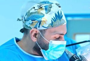 الشهري ينجح في أول عملية تلبيس ركبة بالروبوت الحديث على مستوى المنطقة الجنوبية