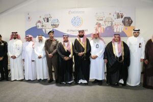 محافظ رأس تنورة يزور مخيم “إفطار ودعوة 25” ويطّلع على جهود تفطير الصائمين