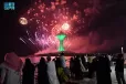 الألعاب النارية ترسم لوحات جمالية في سماء محافظة الخبر