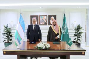 النائب العام يستقبل نظيره الأوزبكي ويوقعان برنامج تعاون مشترك