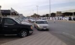 نجاة احد العاملين بمعارض السيارات بالرياض من طلقة طائشة اخترقت مكتبه