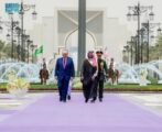ولي العهد يستقبل رئيس الولايات المتحدة الأمريكية في الديوان الملكي بقصر اليمامة ويقيم مأدبة غداء رسمية