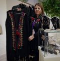 الجناح الأردني في معرض “أنا عربية ” يدمج الأزياء السعودية والأردنية في تشكيلات عصرية
