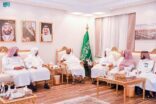 وزير الشؤون الإسلامية يلتقي بمسؤولي اللجان العاملة للوزارة في الحج بمشعر منى