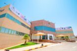 مستشفى حفر الباطن المركزي ينهي معاناة مريض من التفاف الأمعاء