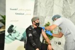 الخدمات الطبية بالداخلية تقدم لقاح فيروس كورونا لمنسوبي مركز 911 بالرياض