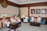 أمين الشرقية يلتقي أهالي بلدة أبو معن بالقطيف ويناقش المشاريع التنموية فيها