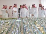 الحقيل يتفقّد فلل الأصالة الذي تطوره الوطنية للإسكان بالرياض
