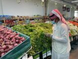 بلدية محافظة بقيق تكثف أعمال الرقابة الميدانية على محلات النفع العام