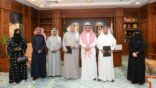 رئيس جامعة الملك خالد يشهد توقيع اتفاقية تعاون مع شركة الطاقة الذكية للخدمات التجارية