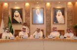 أمين الشرقية يناقش أهم السياسات والمعايير التطويرية البلدية مع مسؤولي الوزارة