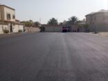 سفلتة أكثر من 215 ألف م2 بشوارع حي الزهور بسيهات بمحافظة القطيف