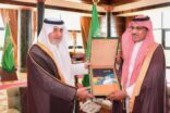 أمير تبوك يطلع على تقرير مفصل عن أعمال فرع الموارد البشرية والتنمية الاجتماعية بالمنطقة