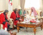 النائب العام يزور المحكمة العليا في الجزائر