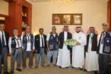 محافظ المجمعة يستقبل مدير التعليم واعضاء رواد الكشافة بالمحافظة
