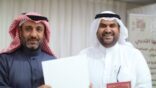 نادي أبها الأدبي يختتم فعالياته الرمضانية ويكرم موظفيه بحضور آل مريع والعلكمي