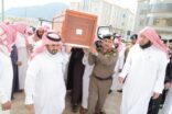 محافظ محايل يستقبل جثمان شهيد الواجب العسيري وينقل تعازي القيادة لذويه