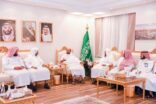 وزير الشؤون الإسلامية يلتقي بمسؤولي اللجان العاملة للوزارة بالحج بمشعر منى