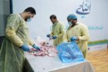 64 متطوعا قدموا 2144 ساعة بتوزيع اللحوم أضاحي بر الشرقية