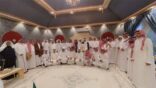بن عزيز يكرّم فريق عمل ملتقى دار أبها