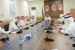 محافظ محايل يرأس اجتماع  الجمعيات الخيرية ويشيد بما تقوم به من جهود