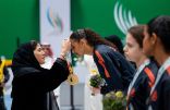 الأمير دليّل تتوج الفائزات بطاولة البارالمبية والمبارزة