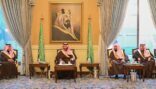 نائب أمير تبوك يستقبل رؤساء المحاكم والمواطنين ومديري الإدارات الحكومية