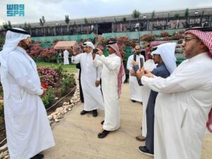 “سفراء الزراعة” يطلعون على تجربة إنتاج العطور في أبها