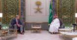 سمو ولي العهد يستقبل رئيس لجنة القوات المسلحة في مجلس النواب الأمريكي