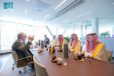 وزير الصناعة والثروة المعدنية يلتقي الرئيس التنفيذي لاتحاد الصناعات الدنماركية ويترأس اجتماع الطاولة المستديرة