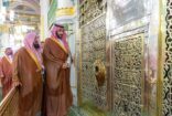 سمو ولي العهد يزور المسجد النبوي ومسجد قباء