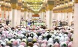 عدسة “واس” توثق مشاهداً لجموع المصلين أثناء صلاة القيام في المسجد النبوي