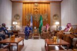 ولي العهد يستقبل رئيس جمهورية الصومال الفدرالية، ويستعرضان أوجه العلاقات الثنائية بين البلدين