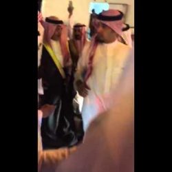 عضوة شورى تقبل الملك سلمان والأمير مقرن في البيعة