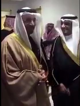 وزير الصحة يستغرب طلب احد المرضى